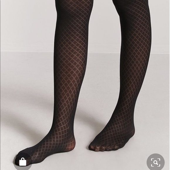 black patterned tights